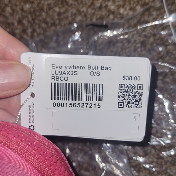 Lululemon Athletica Vibrant Pink Everywhere Belt Bag - Picture 4 of 7